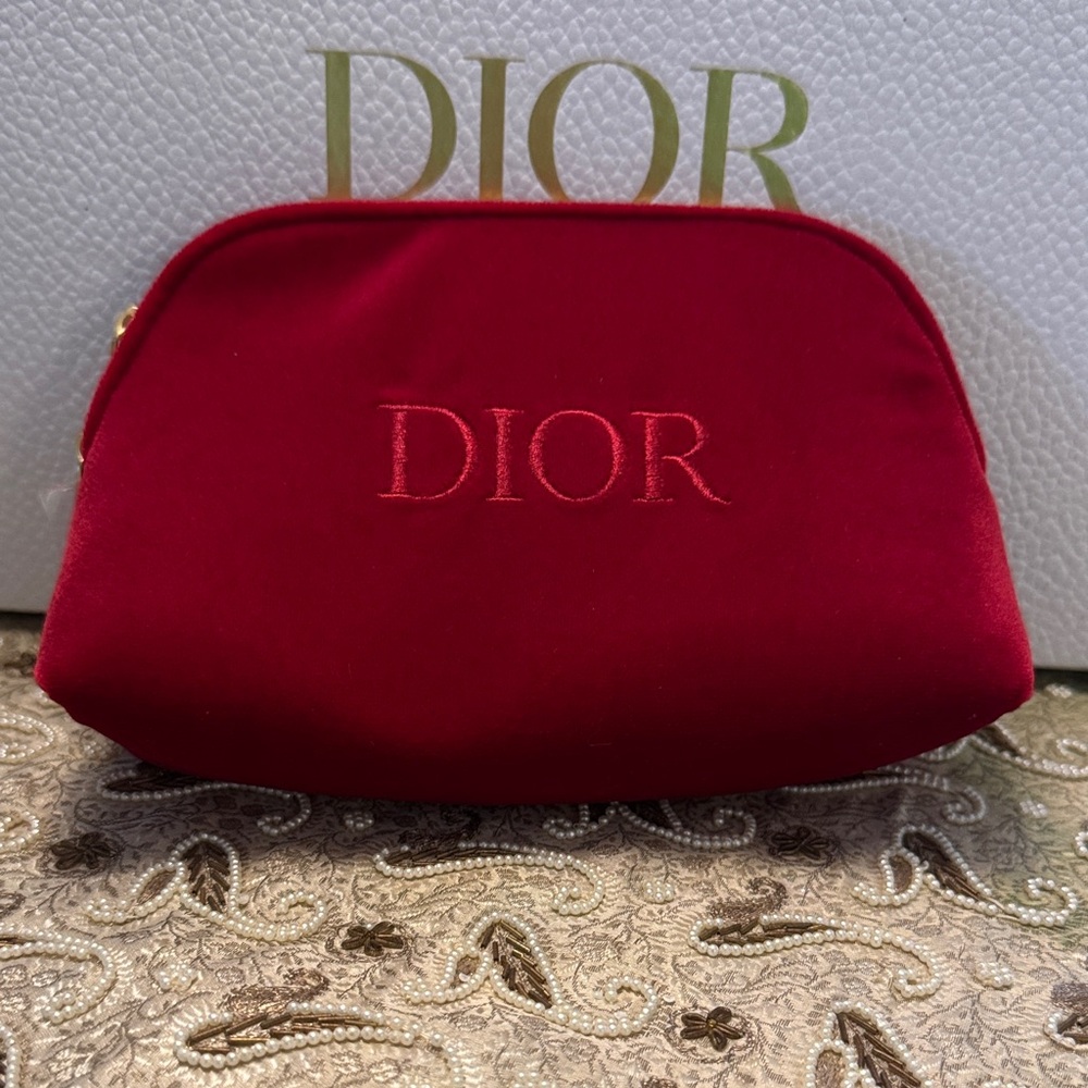 ✨Dior Luxurious Red Cosmetic Bag ✨